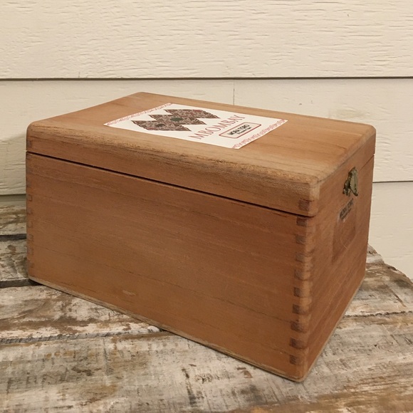 🧳3/$20🧳 MBOMBAY Wood Cigar Box - Picture 4 of 8